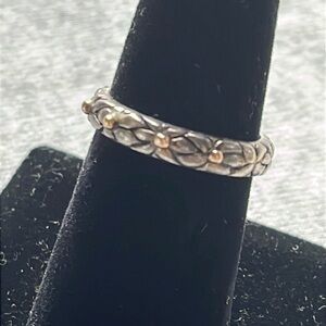 Sterling Silver and 14K gold flowers etched ring band stamped SU, size 7